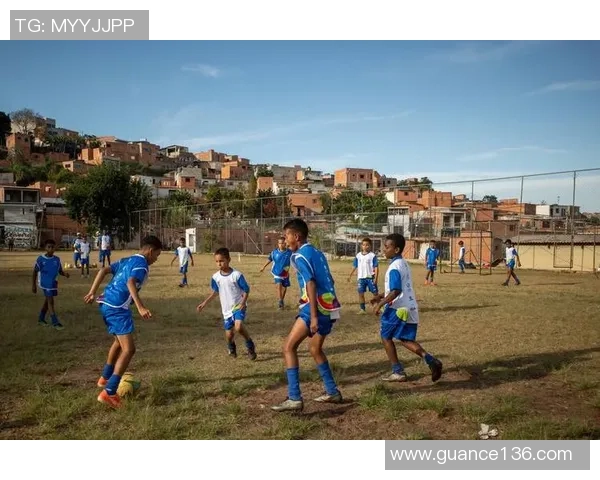 昔日绿茵场上的英雄退役后为何纷纷变胖揭秘足球明星的生活转变与挑战